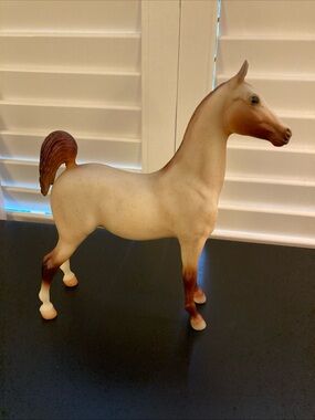 Breyer Horse Burnt Sienna, American Saddlebred Weanling Red Roan 982